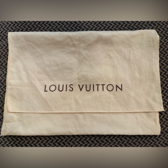 St Cloud Louis Vuitton PM Monogram Crossbody Bag - Picture 9 of 16